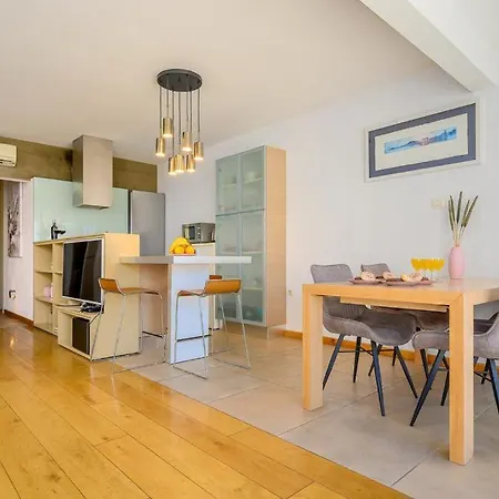 Luxury Eni On The West Coast 斯普利特